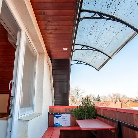 Apartament Kis Teniszhaz Ordacsehi