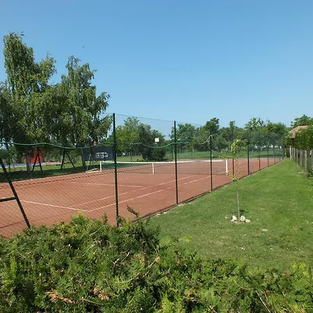 شقة Kis Teniszhaz