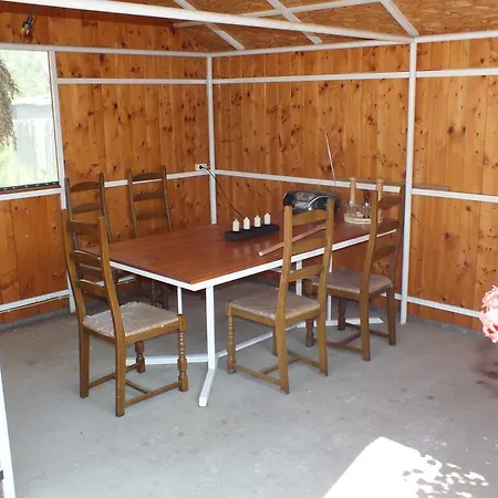 Kis Teniszhaz Apartament *