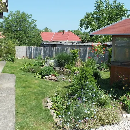 Apartament Kis Teniszhaz *