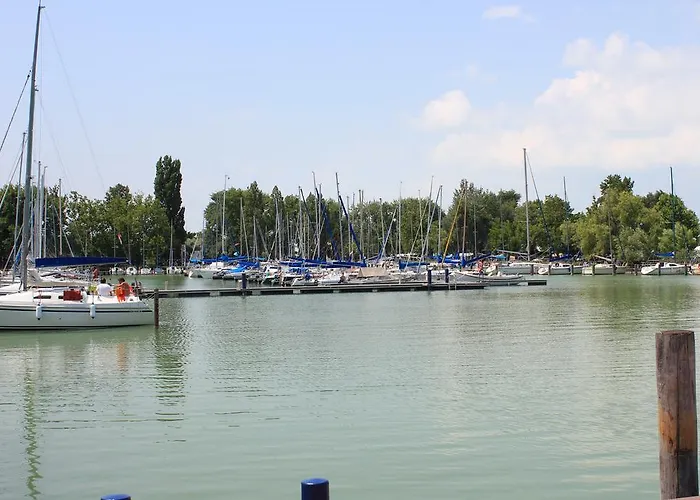 Kis Teniszház Appartamento *